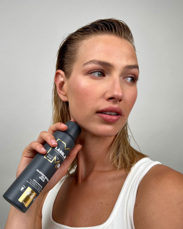 Blonde thickening spray social